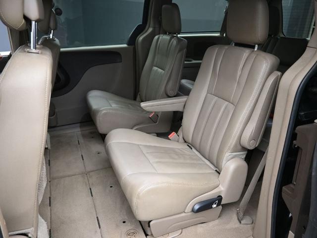 2016 Chrysler Town & Country Vehicle Photo in Cedar Rapids, IA 52402