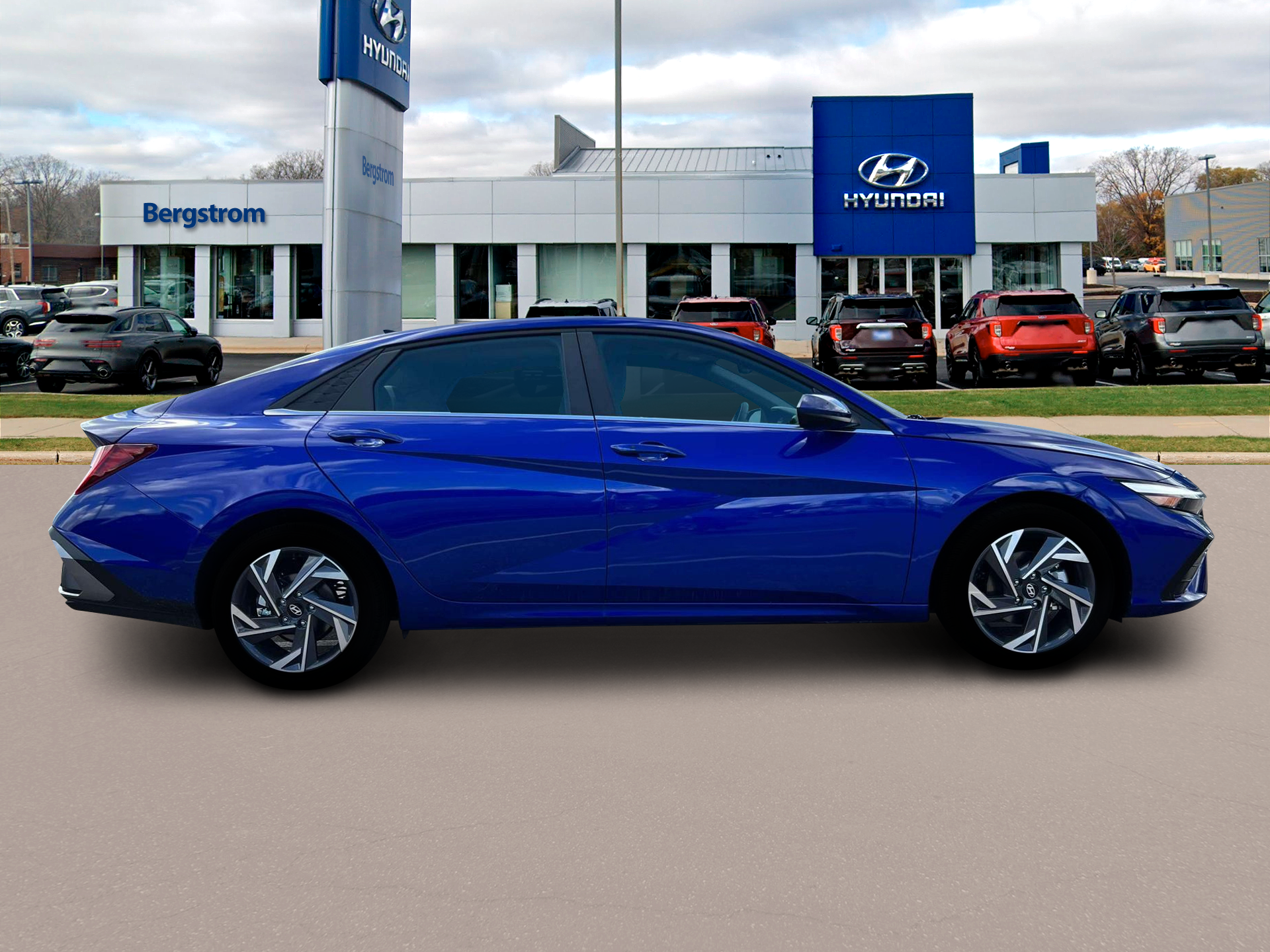 2025 Hyundai ELANTRA Vehicle Photo in Green Bay, WI 54304