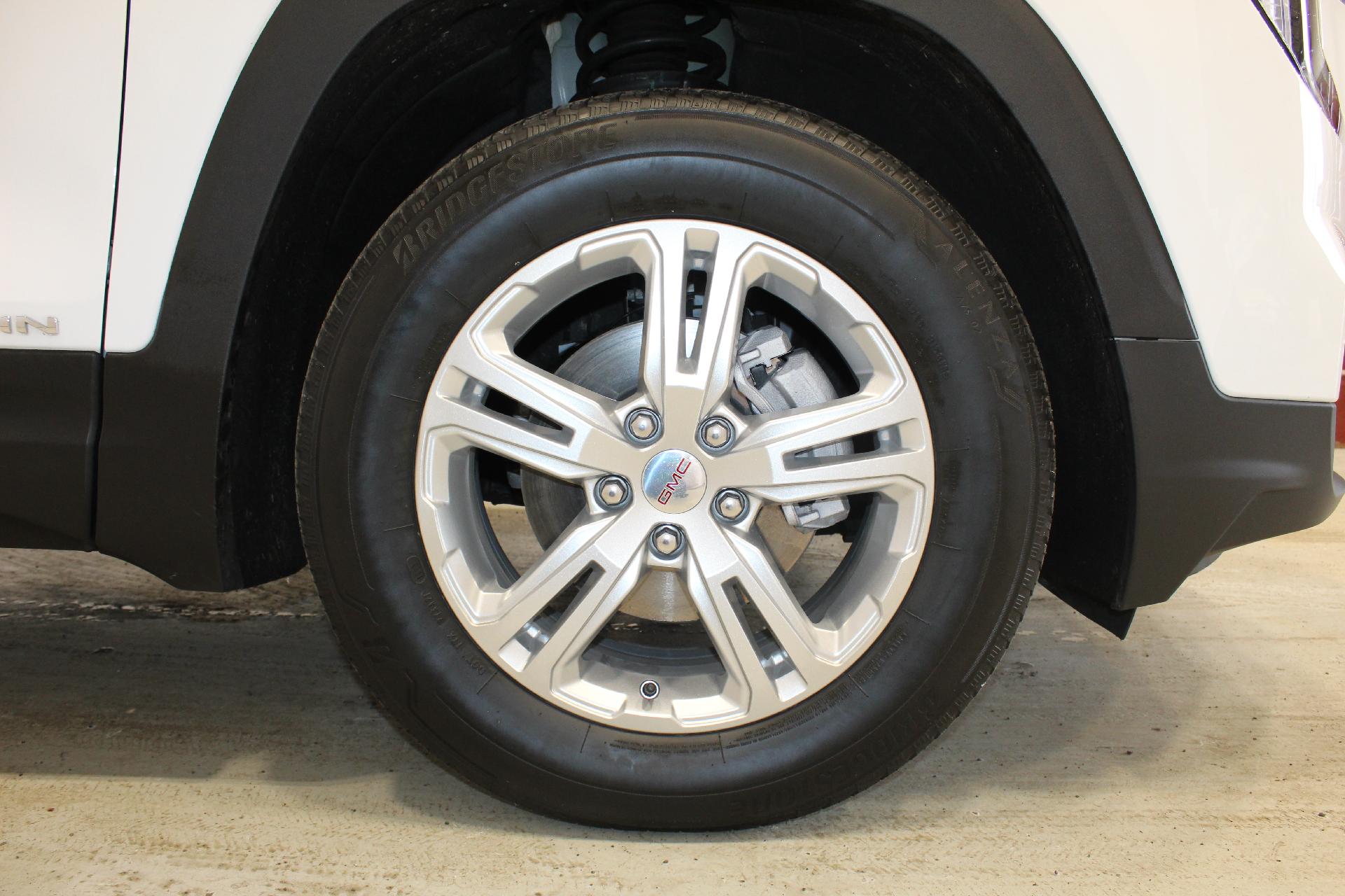 2024 GMC Terrain Vehicle Photo in NORTHAMPTON, MA 01060-1120