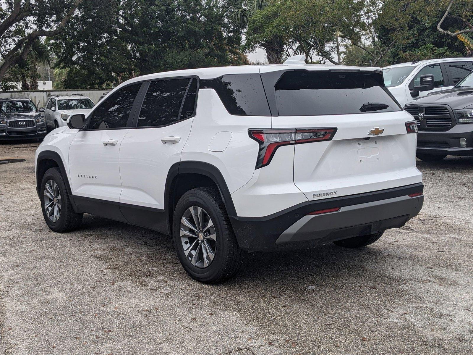 2025 Chevrolet Equinox Vehicle Photo in GREENACRES, FL 33463-3207