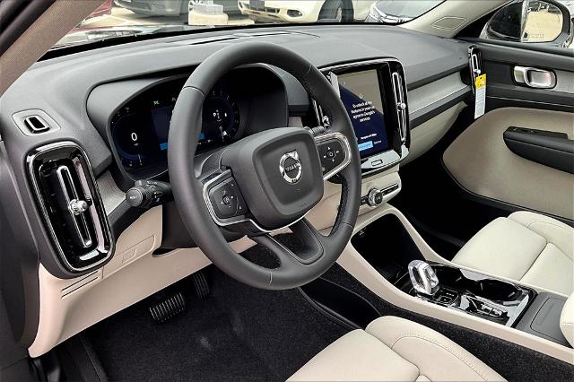 2025 Volvo XC40 Vehicle Photo in Grapevine, TX 76051