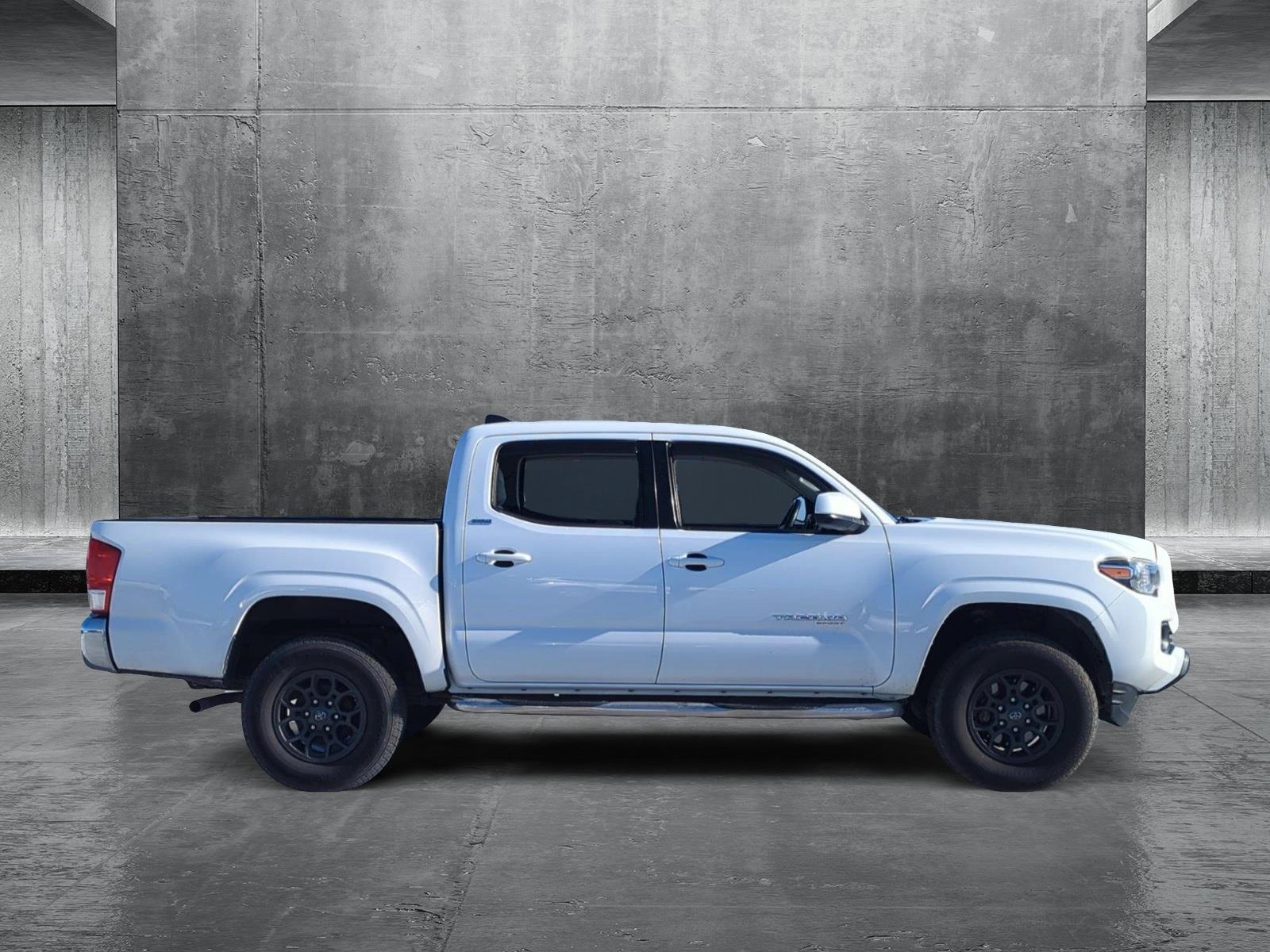 2017 Toyota Tacoma Vehicle Photo in Ft. Myers, FL 33907