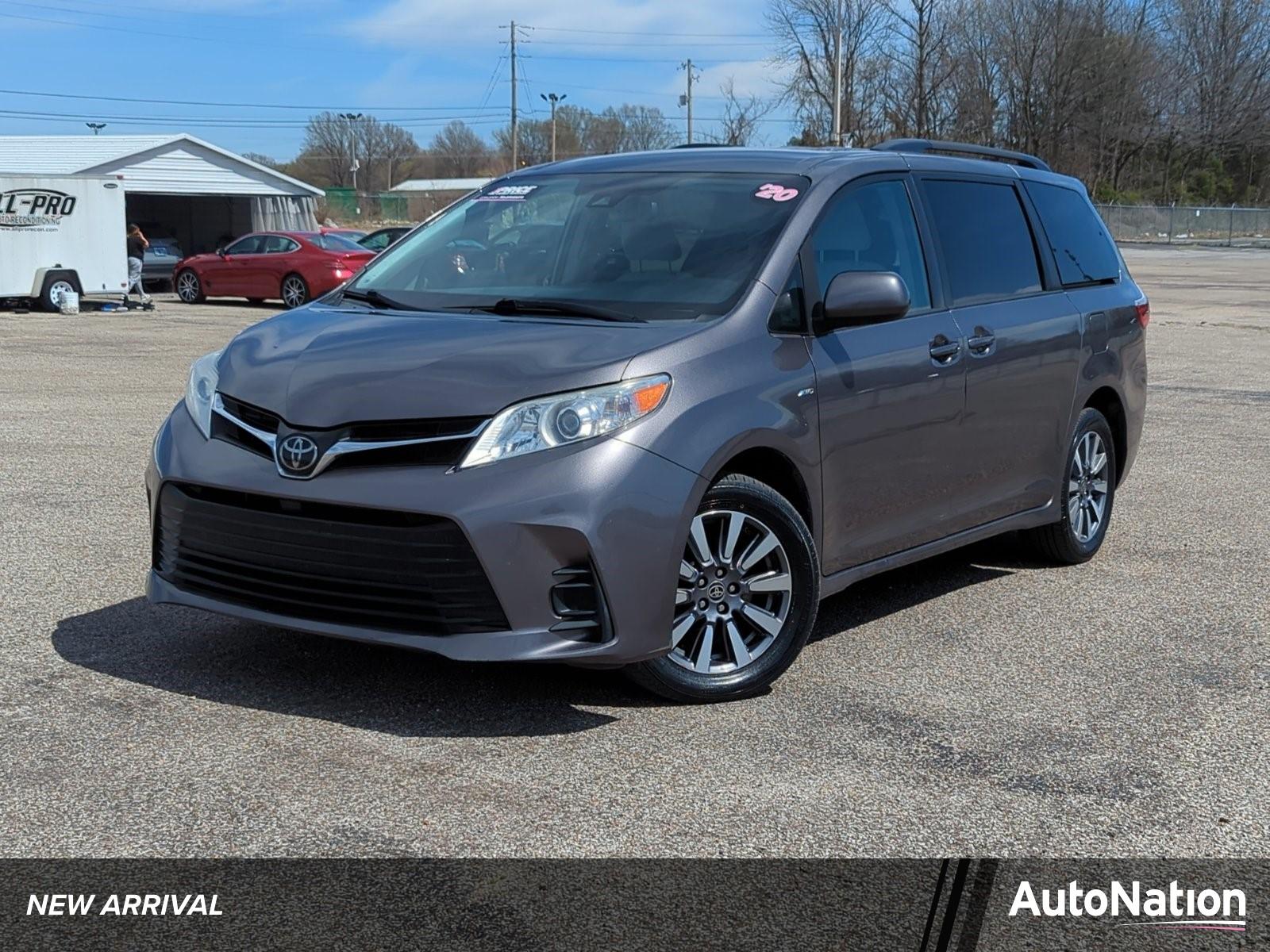 2020 Toyota Sienna Vehicle Photo in Memphis, TN 38128
