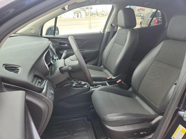2022 Buick Encore Vehicle Photo in HAYS, KS 67601-1994