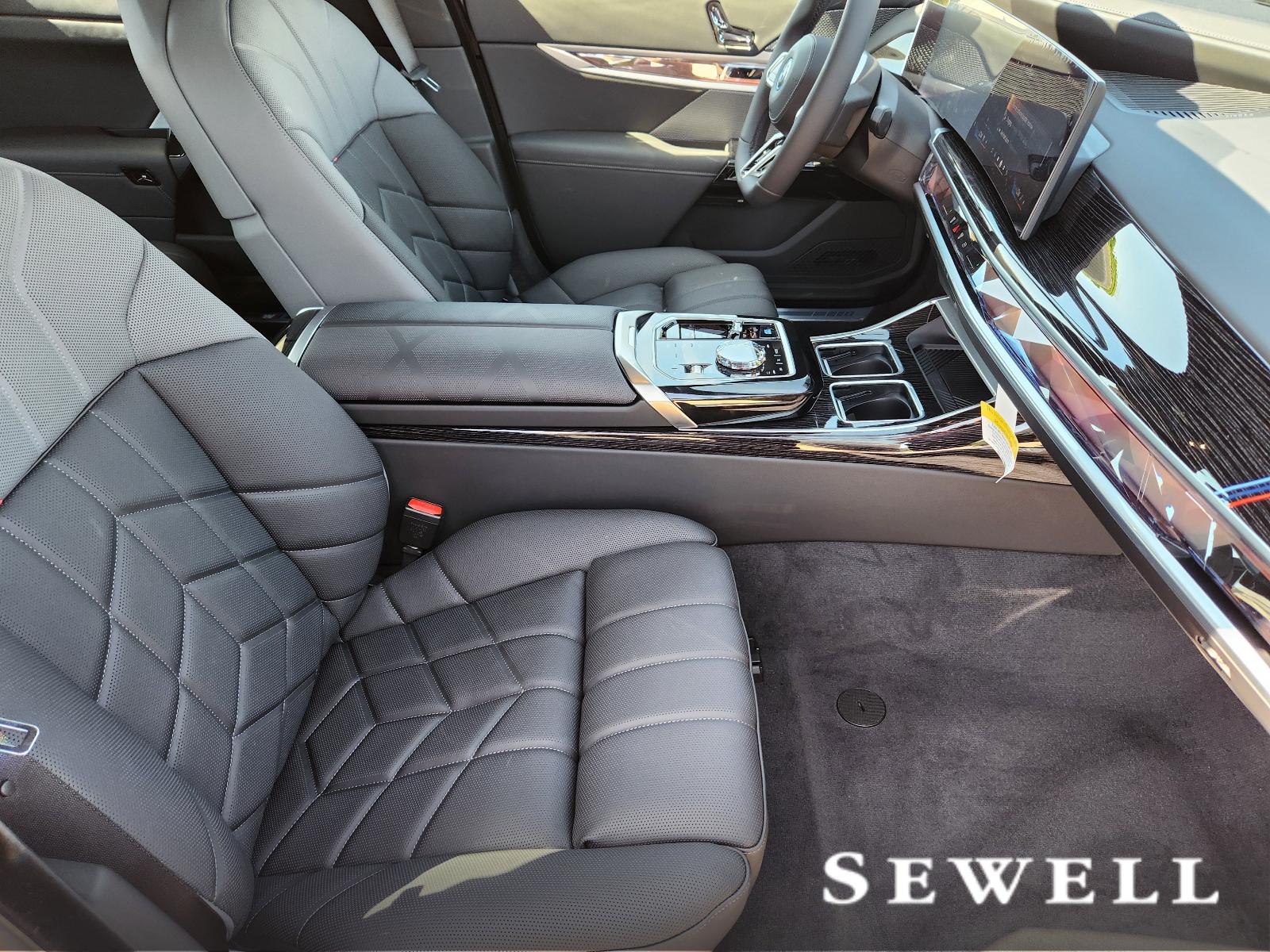 2025 BMW i7 Vehicle Photo in PLANO, TX 75024