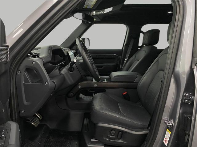 2024 Defender Vehicle Photo in Appleton, WI 54913