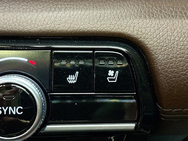 2024 Honda Pilot Vehicle Photo in EVERETT, WA 98203-5662