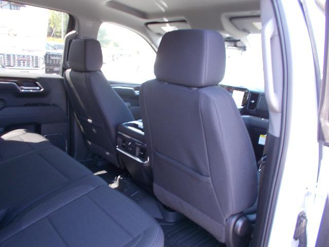 2025 GMC Sierra 1500 Vehicle Photo in LOWELL, MA 01852-4336