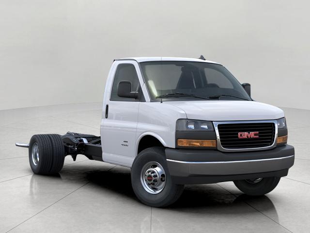 2025 GMC Savana Cutaway 3500 Vehicle Photo in MANITOWOC, WI 54220-5838
