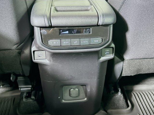 2025 Toyota Grand Highlander Vehicle Photo in Flemington, NJ 08822