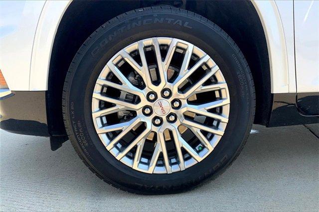 2024 GMC Acadia Vehicle Photo in TOPEKA, KS 66609-0000