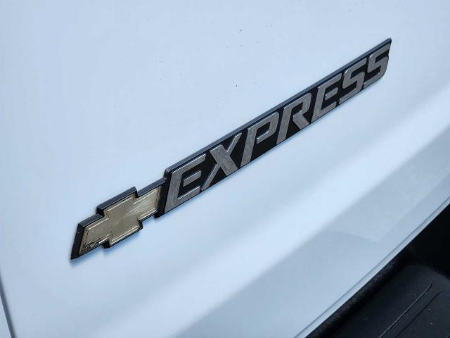 2022 Chevrolet Express Cargo Van Vehicle Photo in DENTON, TX 76210-9321