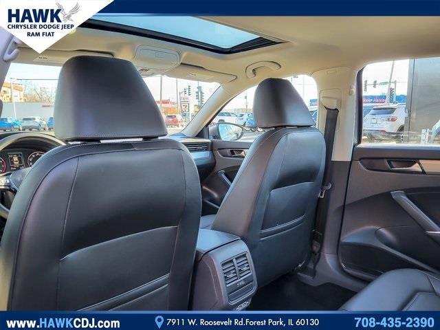 2022 Volkswagen Passat Vehicle Photo in Saint Charles, IL 60174