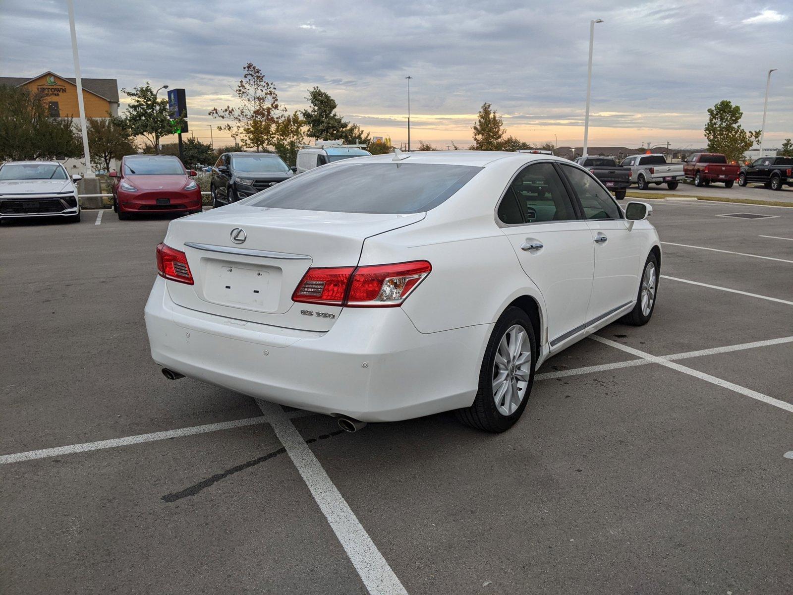 2011 Lexus ES 350 Vehicle Photo in Austin, TX 78728