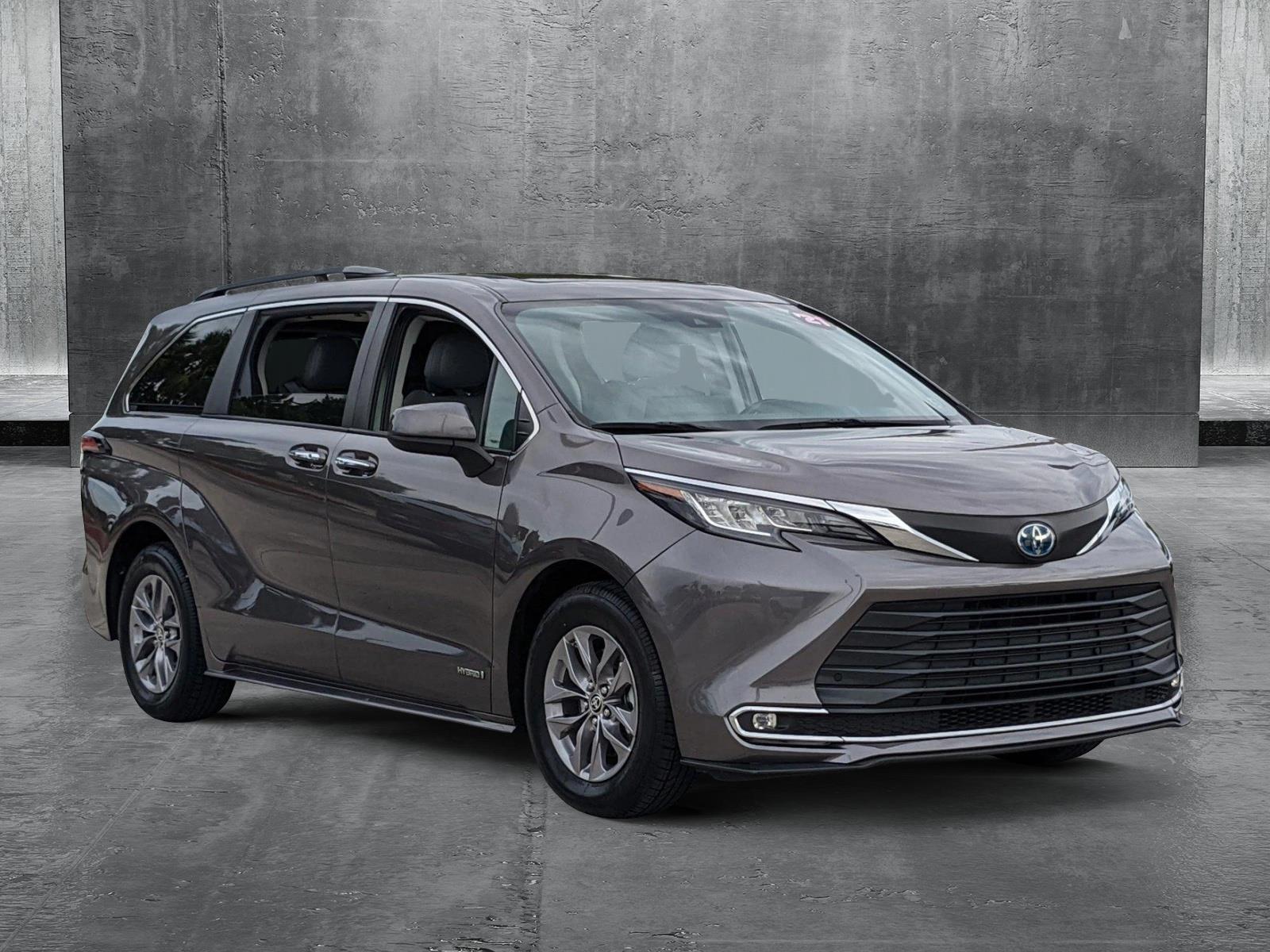 2021 Toyota Sienna Vehicle Photo in Davie, FL 33331