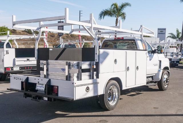 2023 Chevrolet Silverado Chassis Cab Vehicle Photo in VENTURA, CA 93003-8585