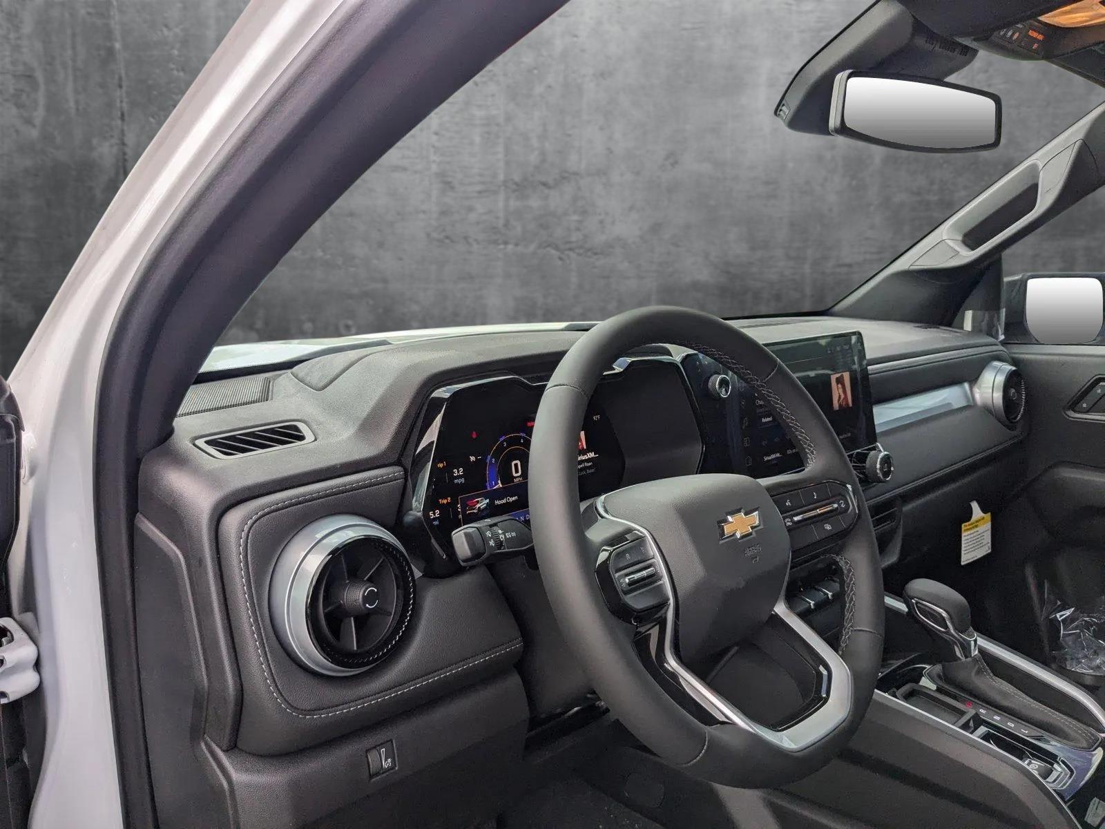 2024 Chevrolet Colorado Vehicle Photo in PEMBROKE PINES, FL 33024-6534