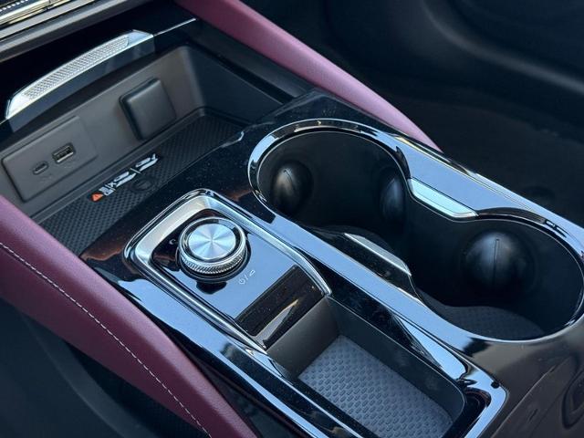 2025 Buick Envision Vehicle Photo in COLUMBIA, MO 65203-3903