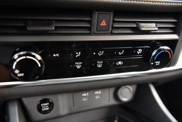2025 Nissan Rogue Vehicle Photo in Ballwin, MO 63011