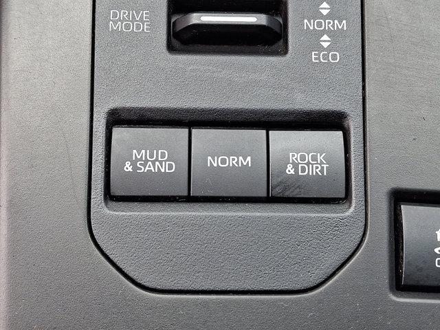2020 Toyota Highlander Vehicle Photo in Philadelphia, PA 19116