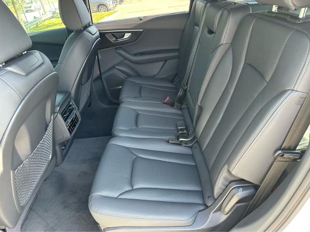2025 Audi Q7 Vehicle Photo in HOUSTON, TX 77090
