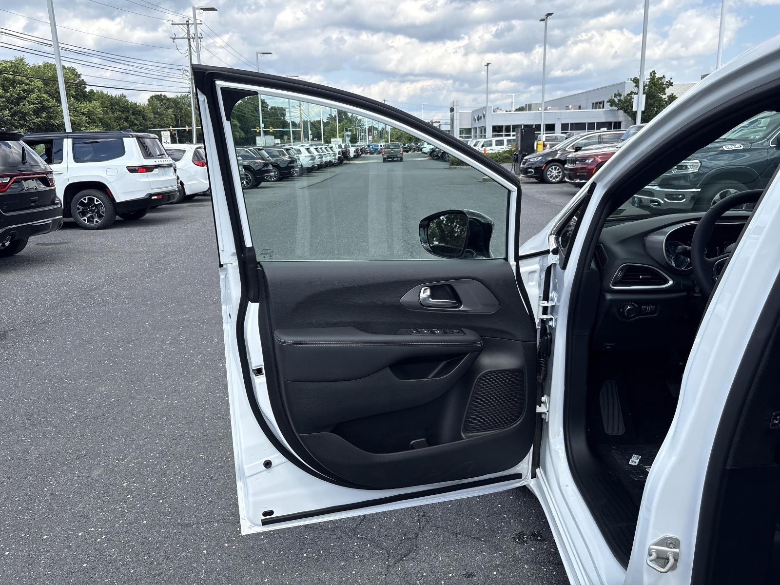 2025 Chrysler Voyager Vehicle Photo in Mechanicsburg, PA 17050-1707