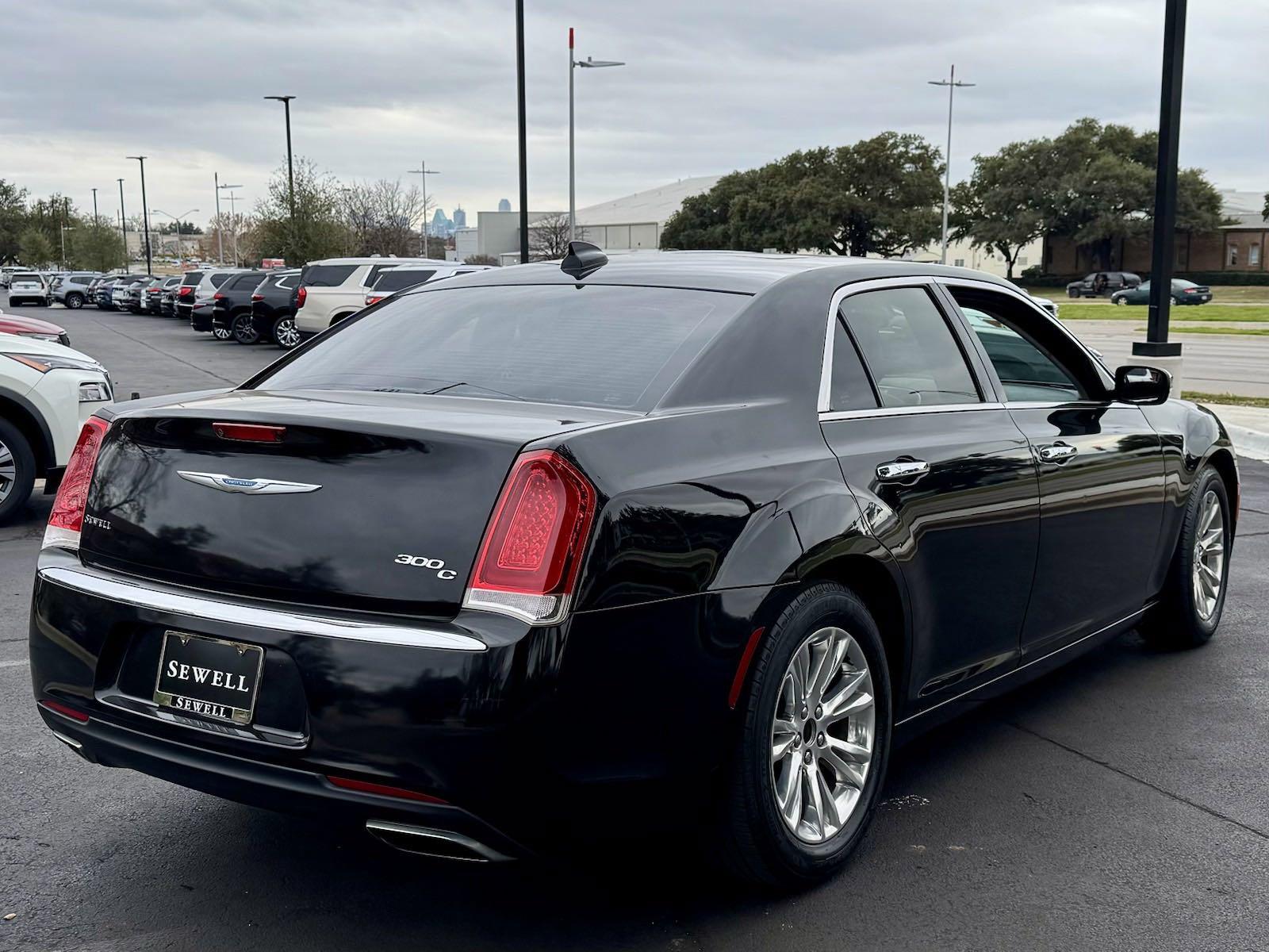 2017 Chrysler 300 Vehicle Photo in DALLAS, TX 75209-3016