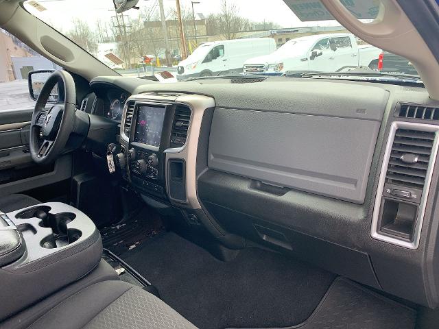 2019 Ram 1500 Classic Vehicle Photo in MOON TOWNSHIP, PA 15108-2571