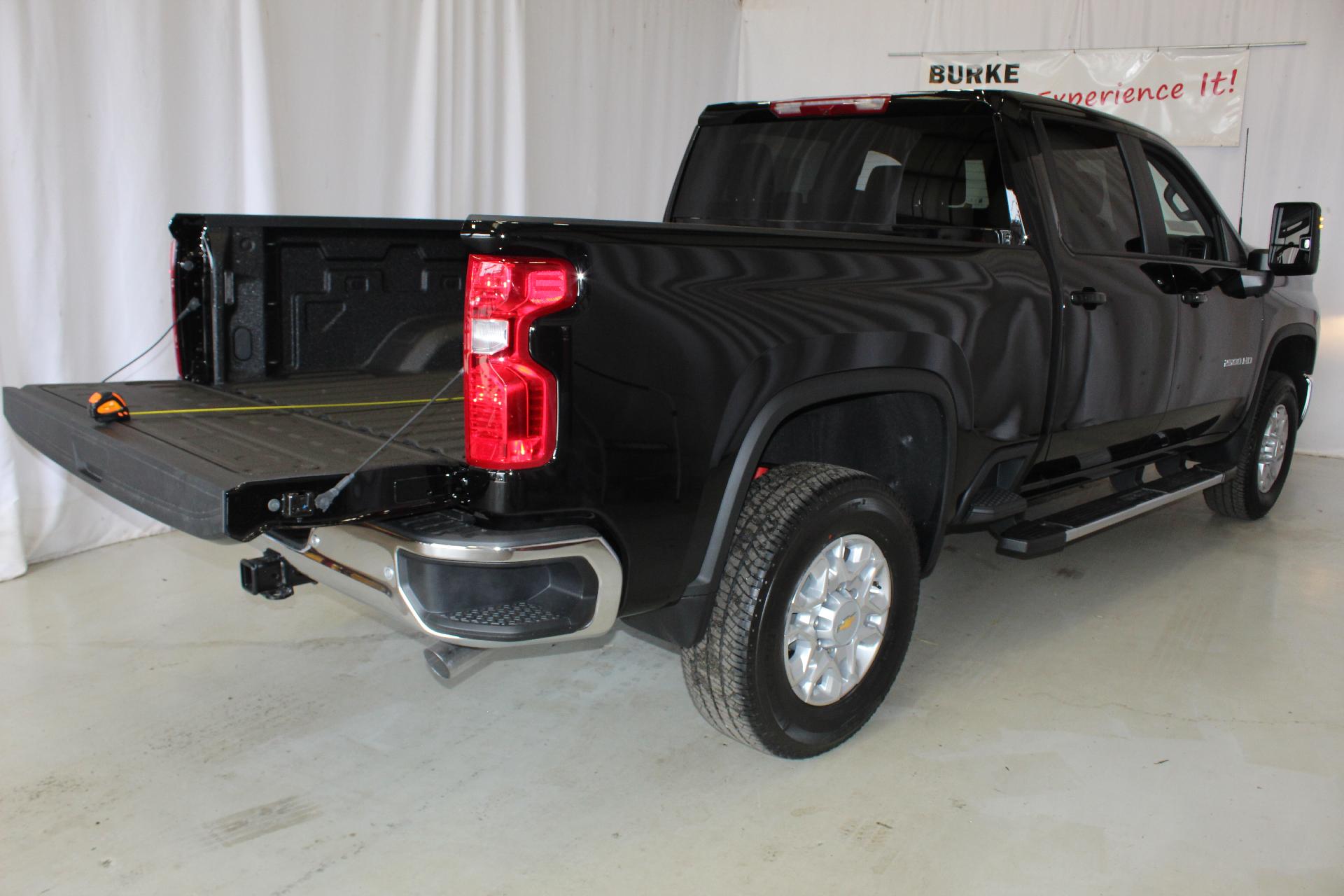 2025 Chevrolet Silverado 2500 HD Vehicle Photo in NORTHAMPTON, MA 01060-1120