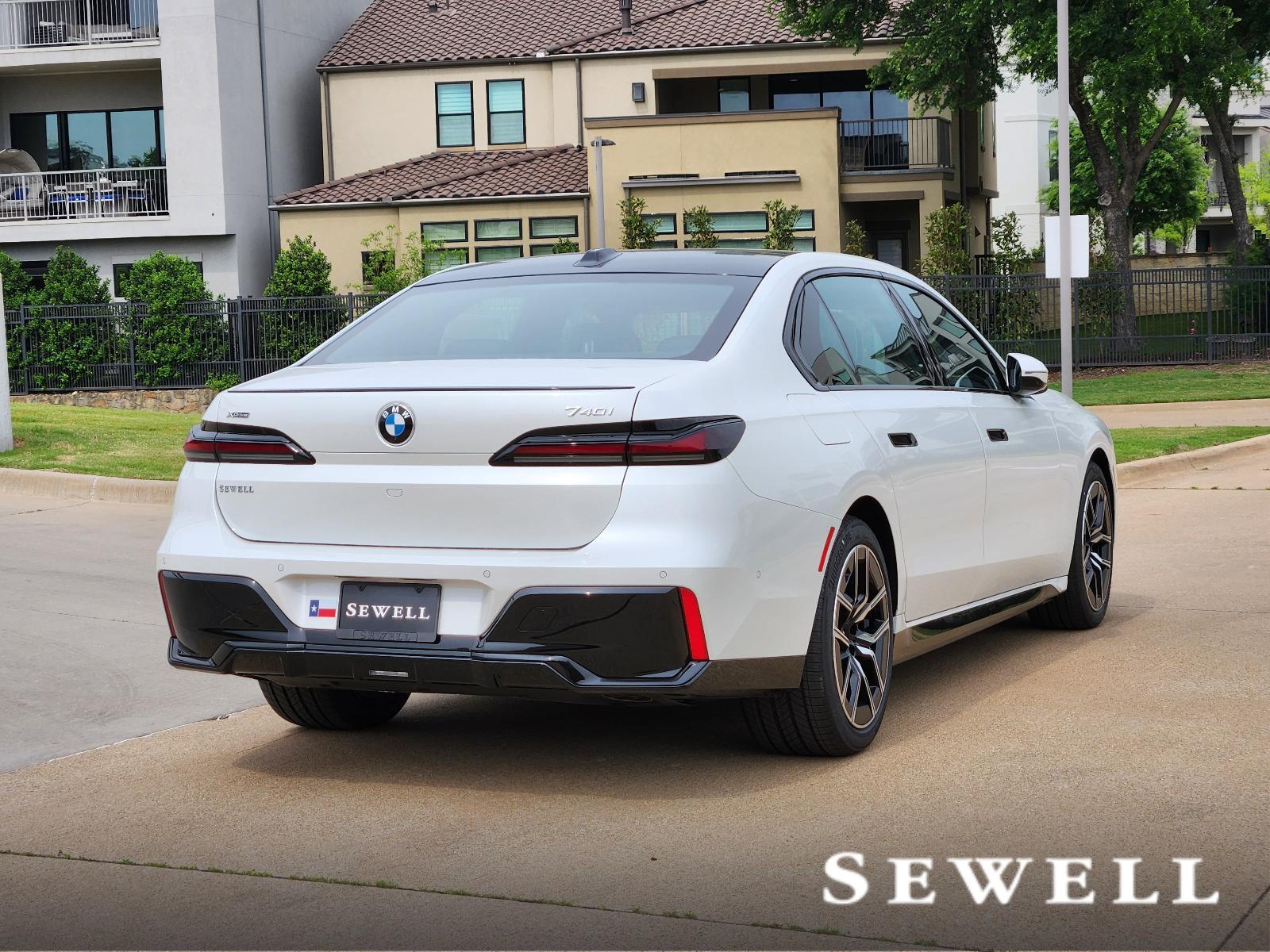 2025 BMW 740i xDrive Vehicle Photo in PLANO, TX 75024