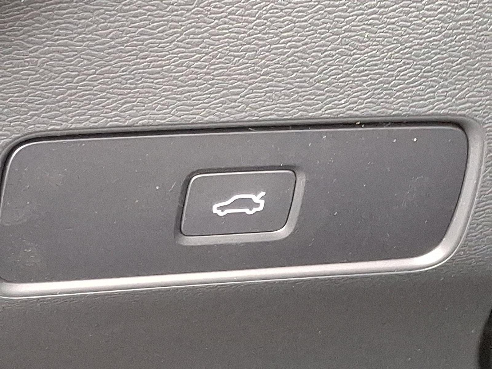 2025 Volvo XC40 Vehicle Photo in Trevose, PA 19053