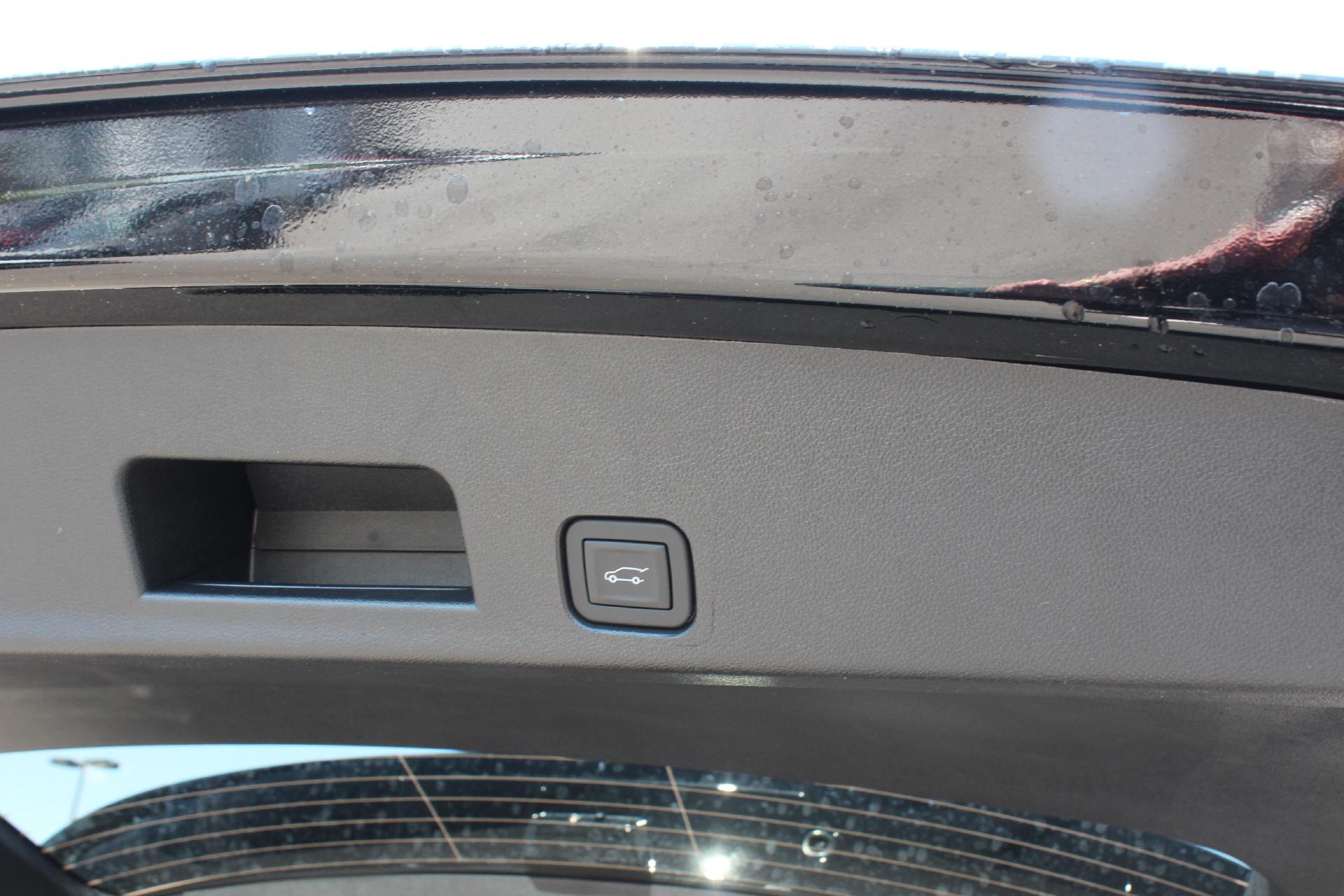 2025 GMC Acadia Vehicle Photo in AURORA, CO 80012-4011