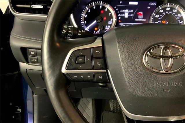 2023 Toyota Highlander Vehicle Photo in KANSAS CITY, MO 64114-4545