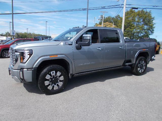 2025 GMC Sierra 2500 HD Vehicle Photo in LOWELL, MA 01852-4336