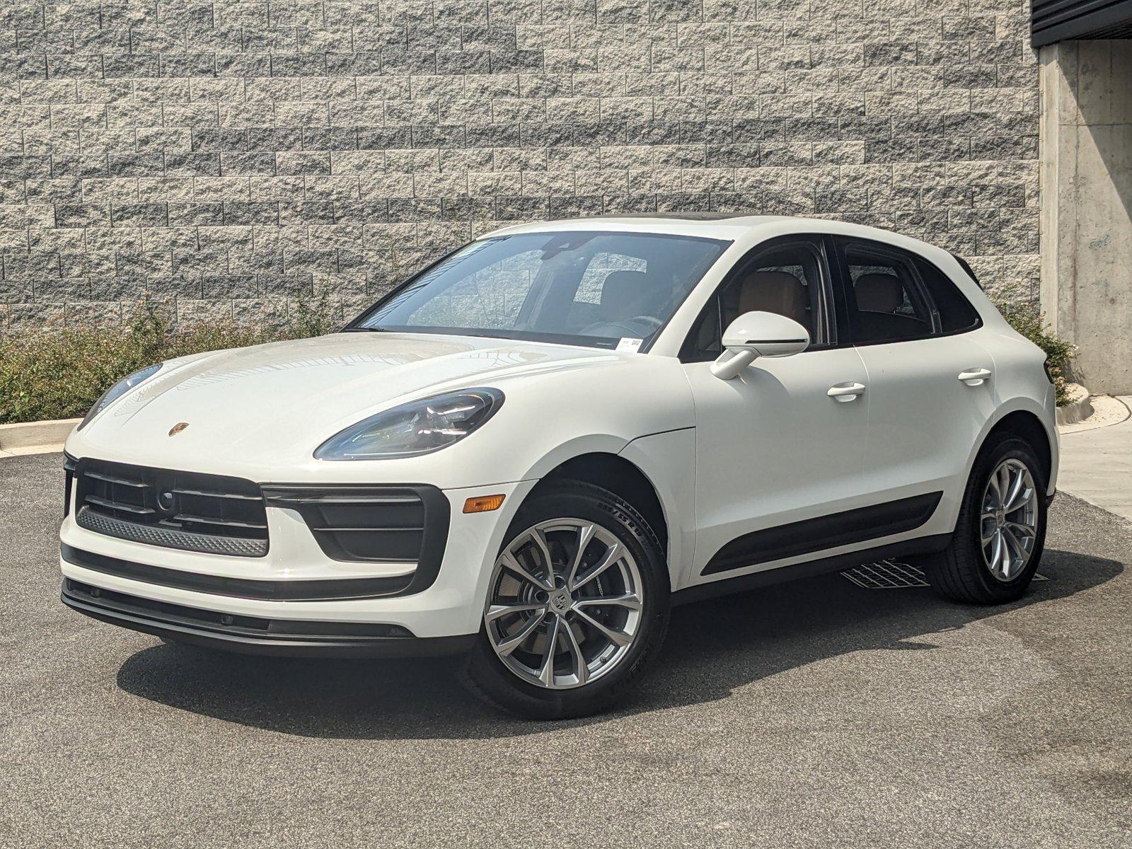 2024 Porsche Macan Vehicle Photo in Towson, MD 21204