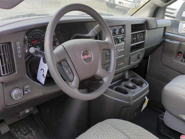 2024 GMC Savana Cutaway 3500 Vehicle Photo in PASADENA, CA 91107-3803