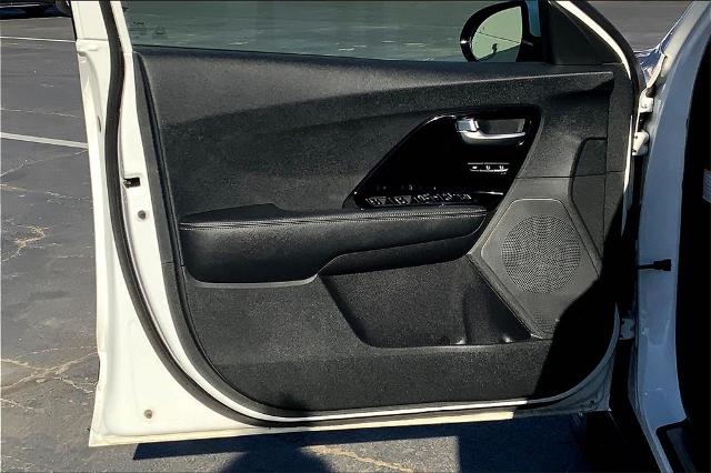 2022 Kia Niro Plug-In Hybrid Vehicle Photo in Lees Summit, MO 64086