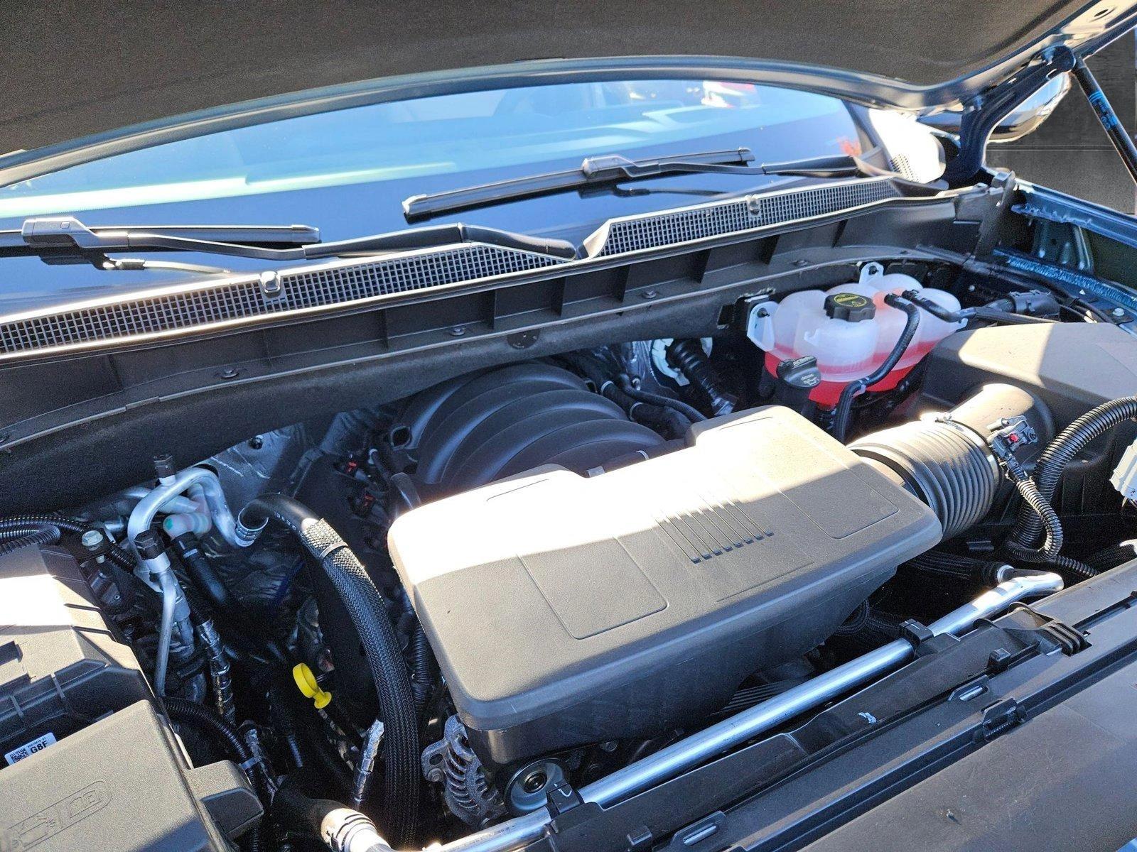 2025 Chevrolet Suburban Vehicle Photo in GILBERT, AZ 85297-0446