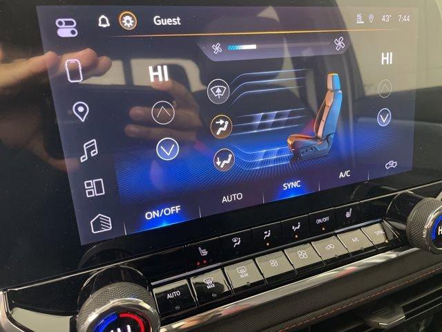 2025 Chevrolet Colorado Vehicle Photo in PHOENIX, AZ 85014-3381