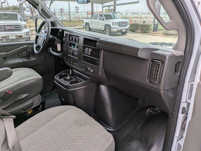 2022 Chevrolet Express Passenger 3500 Vehicle Photo in SELMA, TX 78154-1460