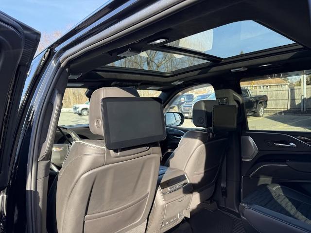 2022 Cadillac Escalade ESV Vehicle Photo in CHICOPEE, MA 01020-5001