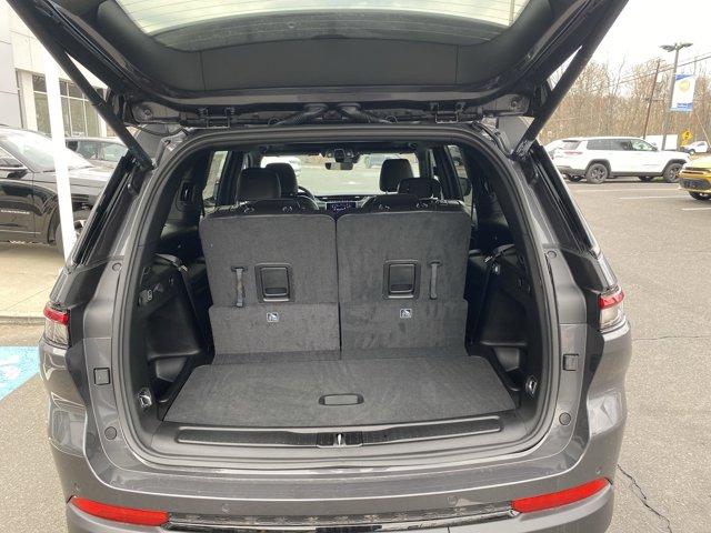 2025 Jeep Grand Cherokee L Vehicle Photo in Doylsetown, PA 18901
