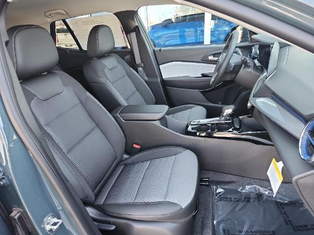 2025 Chevrolet Trax Vehicle Photo in HAYS, KS 67601-1994
