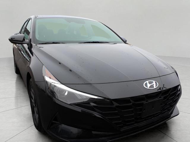 2023 Hyundai ELANTRA Vehicle Photo in Green Bay, WI 54304