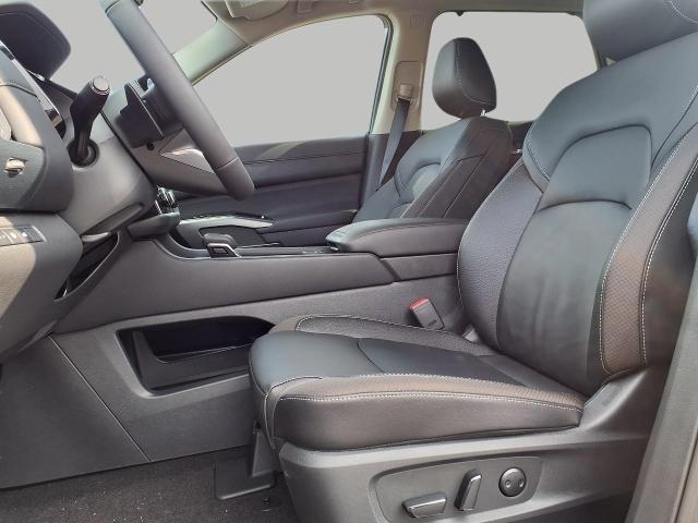 2025 Nissan Pathfinder Vehicle Photo in Oshkosh, WI 54904