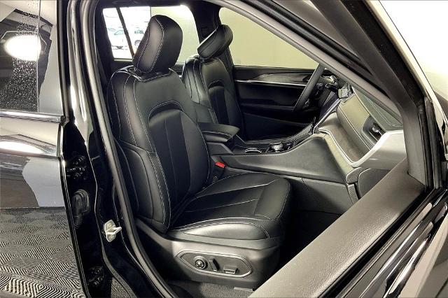 2024 Jeep Grand Cherokee Vehicle Photo in Tulsa, OK 74129