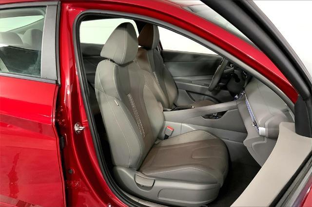 2024 Hyundai ELANTRA Vehicle Photo in Lees Summit, MO 64086