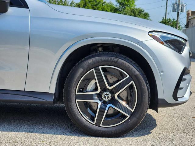 2025 Mercedes-Benz GLC Vehicle Photo in HOUSTON, TX 77079