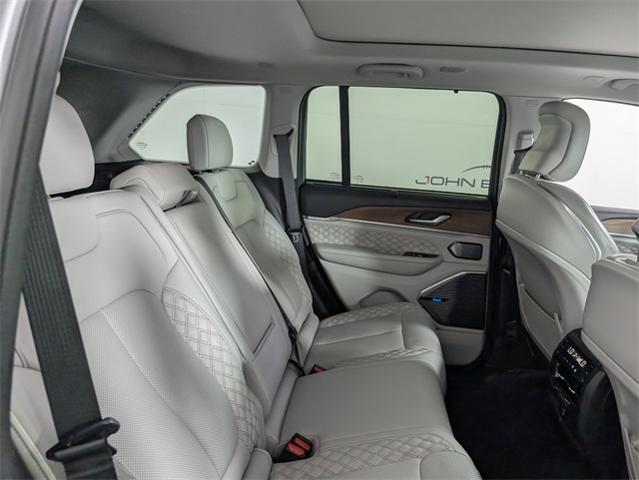 2022 Jeep Grand Cherokee Vehicle Photo in ENGLEWOOD, CO 80113-6708