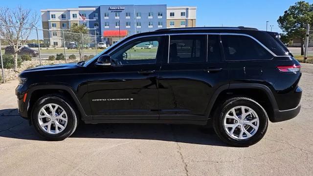 2023 Jeep Grand Cherokee Vehicle Photo in San Angelo, TX 76901